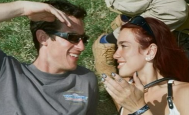 Dua Lipa zyrtarizon lidhjen me Callum Turner edhe në Instagram – publikon disa momente të lumtura të tyre