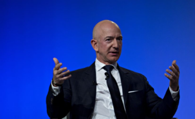 Bezos do të shesë pesë miliardë dollarë aksione të Amazon pasi aksionet e kompanisë arrijnë rekord të lartë