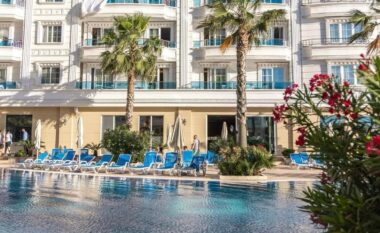 Temperaturat ngriten, në Fafa Hotel çmimet zbriten! 