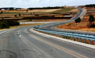 Shpallet tenderi mbi 46.6 milionë euro për zgjerimin e rrugës Prishtinë-Pejë, segmenti Dollc-Zahaq