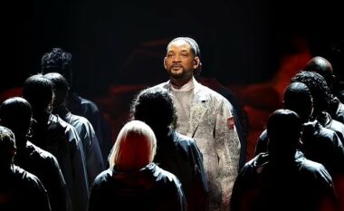 Will Smith rikthehet në skenë me këngën e re në “BET Awards”, teksa vazhdon ringjalljen e karrierës që nga shuplaka e Chris Rock