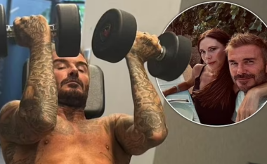 Beckham merr vëmendje me një nga fotografitë e fundit, ku shfaqet i zhveshur duke bërë ushtrime