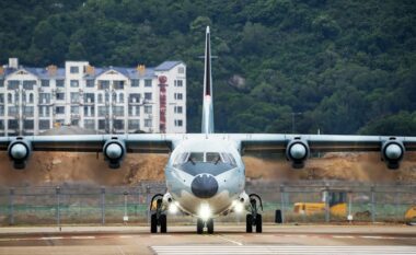 Japonia pretendon se një aeroplan ushtarak kinez shkeli hapësirën e saj ajrore për herë të parë