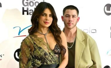 Nick Jonas tregon se si gruaja Priyanka Chopra e ndihmon atë të përgatitet për role filmike