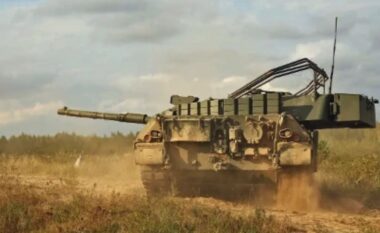 Ukraina prezanton tanket e saj të përmirësuara Leopard 1