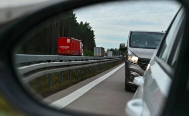 Një shofer i një BMW në Zvicër gjobitet me 108,500 franga – zbulohet se pse ai “duhet të gërmojë kaq thellë në portofolin e tij”