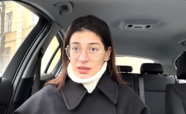 Klara Sanduloviq ndalet për tri orë në kufirin Serbi-Kroaci, thotë se kjo u bë me urdhër të Shërbimit Sekret serb