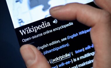 Wikipedia po përballet me një krizë ekzistenciale: A mund ta shpëtojë brezi Z?