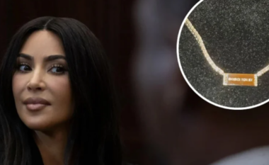 Kim Kardashian zbulon dhuratën që mori për ditëlindje nga vajza e saj North: Një gjerdan me mesazh të çuditshëm