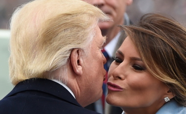 Melania flet për takimin e parë me Trump: Ishte në një takim me një grua tjetër kur më kërkoi numrin