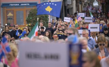 Flamuri i Kosovës “valon” në Spanjë nga Kori Siparantum, që përfaqëson vendin tonë në garën prestigjioze “The World Choral Cup”