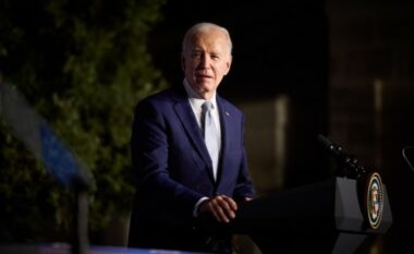 Biden kërkon 24 miliardë dollarë të tjera për Ukrainën dhe “rimbushjen e stoqeve të armëve të SHBA-së”