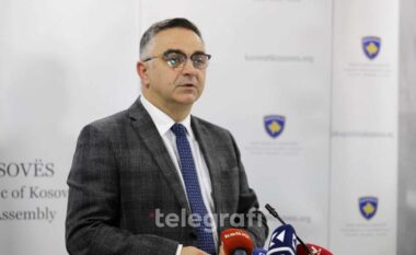 “Flamuri s’fik zjarrin!”, Tahiri kritikon qeverinë për mungesë reagimi ndaj zjarreve në Shqipëri