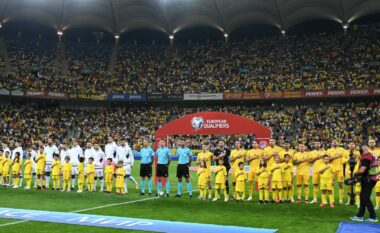 “Nuk mund të bërtasësh Serbi, Serbi në një stadium përballë një populli të masakruar” – gazetari rumun shumë kritikues ndaj tifozëve