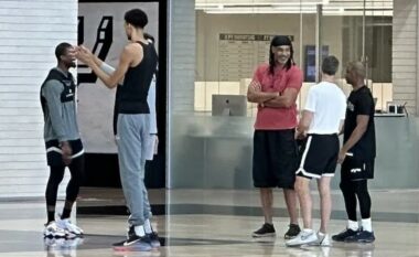 Legjenda e NBA, Tim Duncan duket i panjohur me një imazh të ri pas përfundimit të karrierës së tij