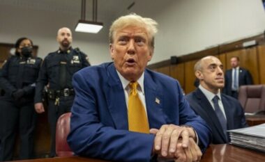 Shtyhet vendimi i zbatimit të dënimit të Donald Trumpit