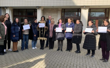 Protestohet para Kuvendit të Kosovës për punëtoret teknike