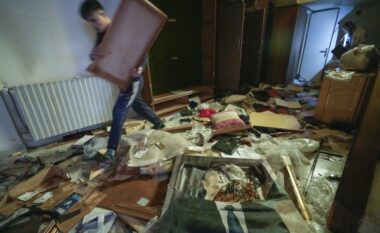 Si ndodhi, dy javë sizmike që rrëzuan qeverinë e Sirisë