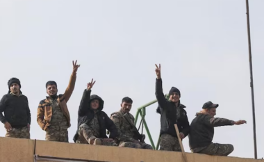 Bashar al-Assad largohet nga Siria me aeroplan, pasi rebelët fitojnë kontroll të plotë të qyteteve kyçe