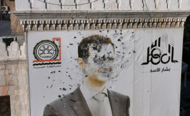 Gruaja dhe fëmijët i ikin në Rusi, i paqartë fati i presidentit sirian al-Assad
