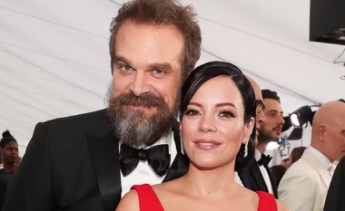 Lily Allen trajtohet në klinikë pas përfundimit të martesës me David Harbour