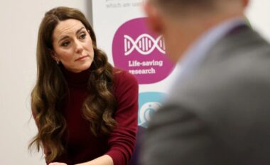 Në një njoftim emocionues, Kate Middleton foli për shëndetin e saj teksa vizitoi spitalin ku po kurohej për kancer