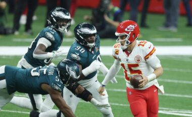 Philadelphia Eagles mposht Kansas City Chiefs në finale të Super Bowl