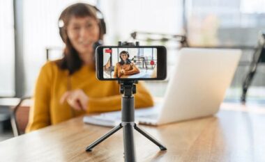 YouTube tejkalon një miliard shikues aktiv mujor të Podcast