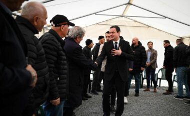 Vdekja e dy vajzave në aksidentin në Ranillug, Kurti shkon për ngushëllime te familjet Basha dhe Thaqi