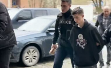 Një muaj paraburgim për të dyshuarin për vrasjen e 19-vjeçarit në Vushtrri