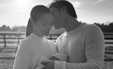 Ed Westwick dhe Amy Jackson kanë mirëpritur fëmijën e tyre të parë së bashku