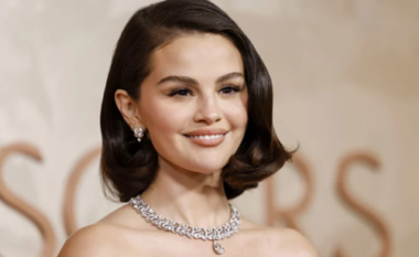 Selena Gomez thotë se përballet me komente negative për peshën e saj: Nuk jam modele dhe nuk do të jem kurrë