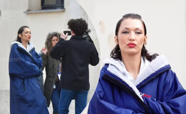 Bella Hadid shihet e veshur me mantel në Venecia, gjatë xhirimeve për serialin e ri “The Beauty”