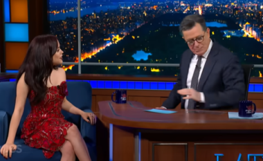 Jenna Ortega veshi një fustan i përbërë me copa xhami: E kam problem të ulem