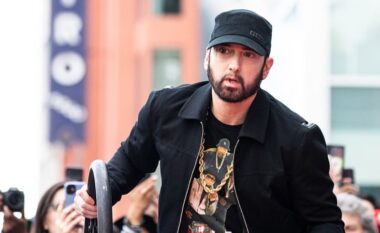 Ish-punonjësi i Eminem, i akuzuar për shitjen e këngëve të papublikuara të reperit, dënohet me burg