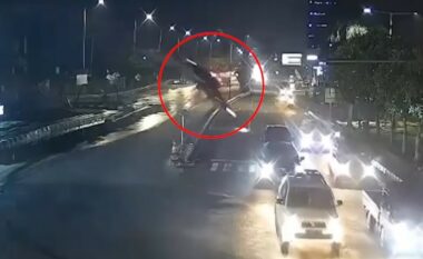 Ndoqi udhëzimet e Google Maps, indoneziani fluturon me veturë nga ura e papërfunduar – shpëton pa ndonjë lëndim serioz