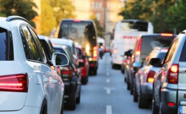 Gjoba prej gjysmë miliard euro, Komisioni Evropian gjobit 15 prodhues veturash – Mercedes shpëton pasi zbuloi “komplotin” para autoriteteve