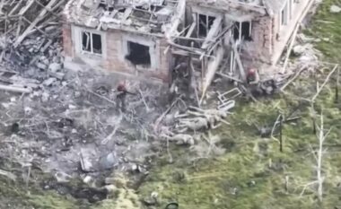 Edhe pse ishin dorëzuar, rusët ekzekutuan në mënyrën më mizore katër ushtarët e paarmatosur ukrainas – publikohen edhe pamjet