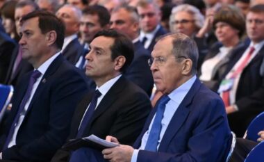 Vuçiq e lë jashtë qeverisë Vulinin, politikanët që humbën vendet në qeverinë e re të Serbisë