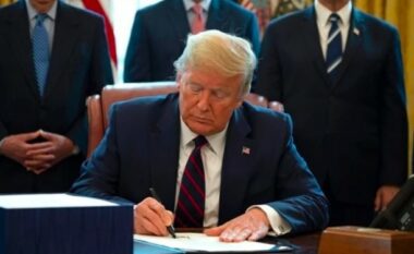 Trump zgjat edhe një vit ndalimin e hyrjes së anijeve ruse në portet amerikane