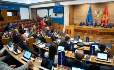 Përkundër protestave të shumta, Parlamenti i Malit të Zi miraton projektiligjin për ratifikimin e marrëveshjes me Emiratet e Bashkuara Arabe