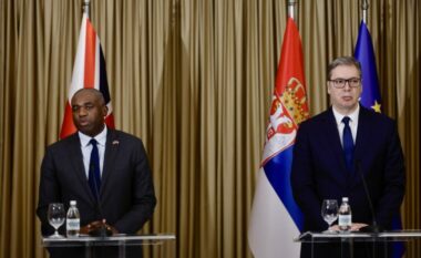 Vuçiq pas takimit me Sekretarin e Jashtëm britanik: Dialogu me Kosovën i një rëndësie vitale