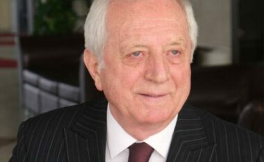 Presidentja Osmani ngushëllon familjen për ndarjen nga jeta të akademikut dhe ish-kryetarit të Prishtinës Salih Gashi