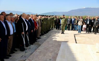 Haradinaj në përvjetorin e vëllaut Shkëlzenit me bashkëuftëtarë: Turpëruan armikun në shumë beteja