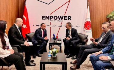 Maqedonci vazhdon takimet në Turqi: Zhvillimi i industrisë së mbrojtjes forcon marrëdhëniet mes vendeve tona
