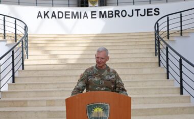 Forcimi i aleancës ushtarake: Gjenerali amerikan vlerëson progresin e FSK-së gjatë vizitës në Kosovë