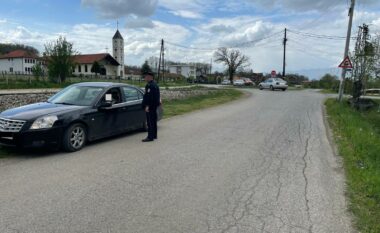 Policia merr masa: Shoferët që nuk ndalen te hekurudha do të gjobiten