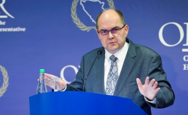 Përfaqësuesi i Lartë në Bosnje dhe Hercegovinë pezulloi fondet buxhetore të partive politike të Republikës Serbe