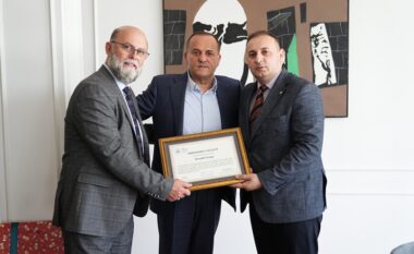 Lidhja e Bizneseve të Kosovës dhe ambasadori i Shqipërisë, Malaj vizituan Korporatën “Devolli Group”