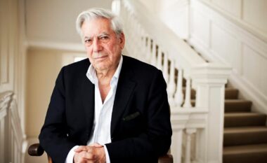 In Memoriam: Mario Vargas Llosa (1936-2025) – e jetoi jetën siç deshi dhe, mbi gjithçka, e dashuroi letërsinë